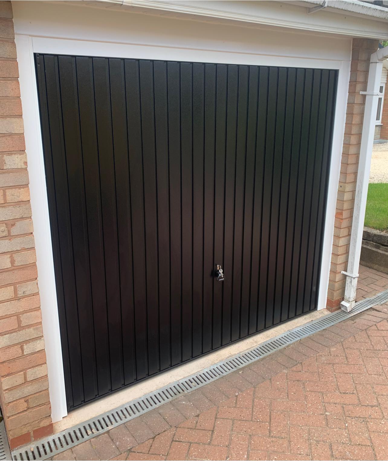 Upandover Garage Doors in Dudley and Kidderminster WD Garage Doors Ltd